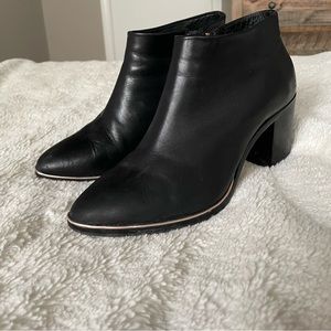 TED BAKER LONDON ANKLE BOOT
